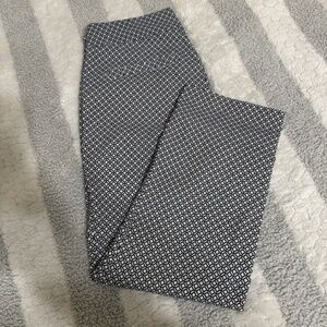 Cynthia Rowley Size 6 Blue & White w/Geometric Print Mid-Rise Cropped Pants